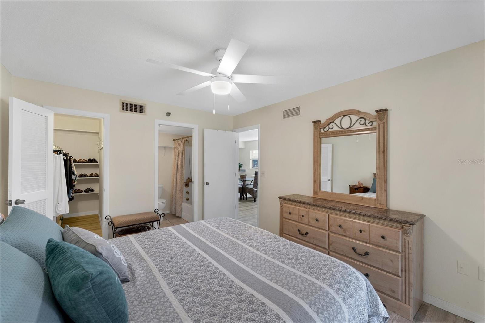 Image 16 of 43 For 104 Capri Isles Boulevard 112