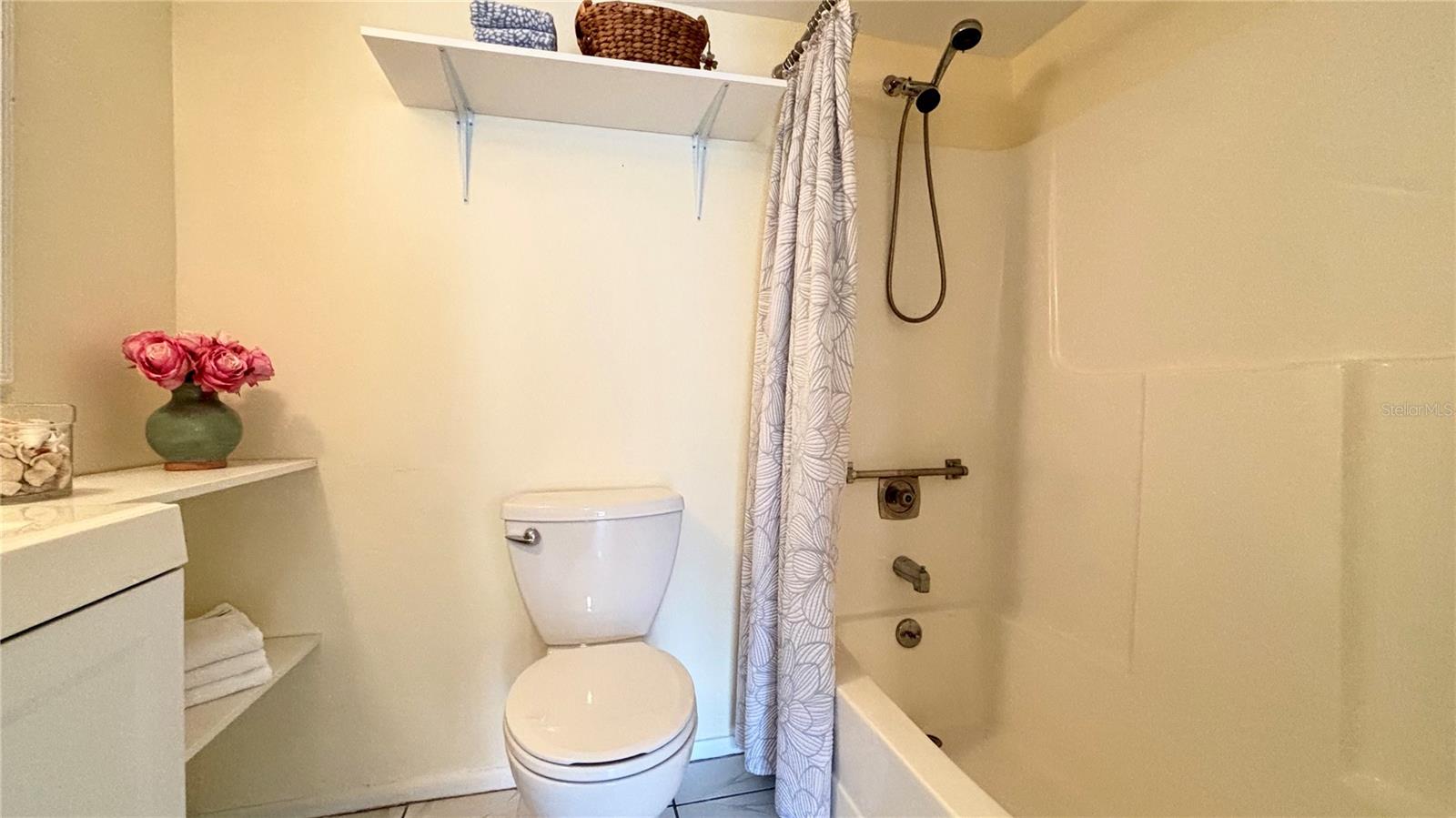 Image 19 of 43 For 104 Capri Isles Boulevard 112