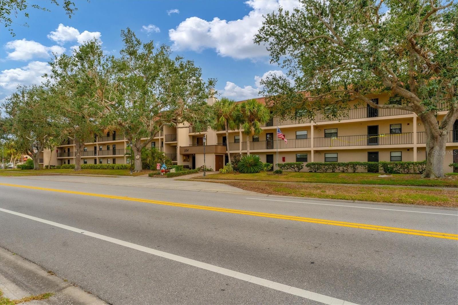 Image 4 of 43 For 104 Capri Isles Boulevard 112