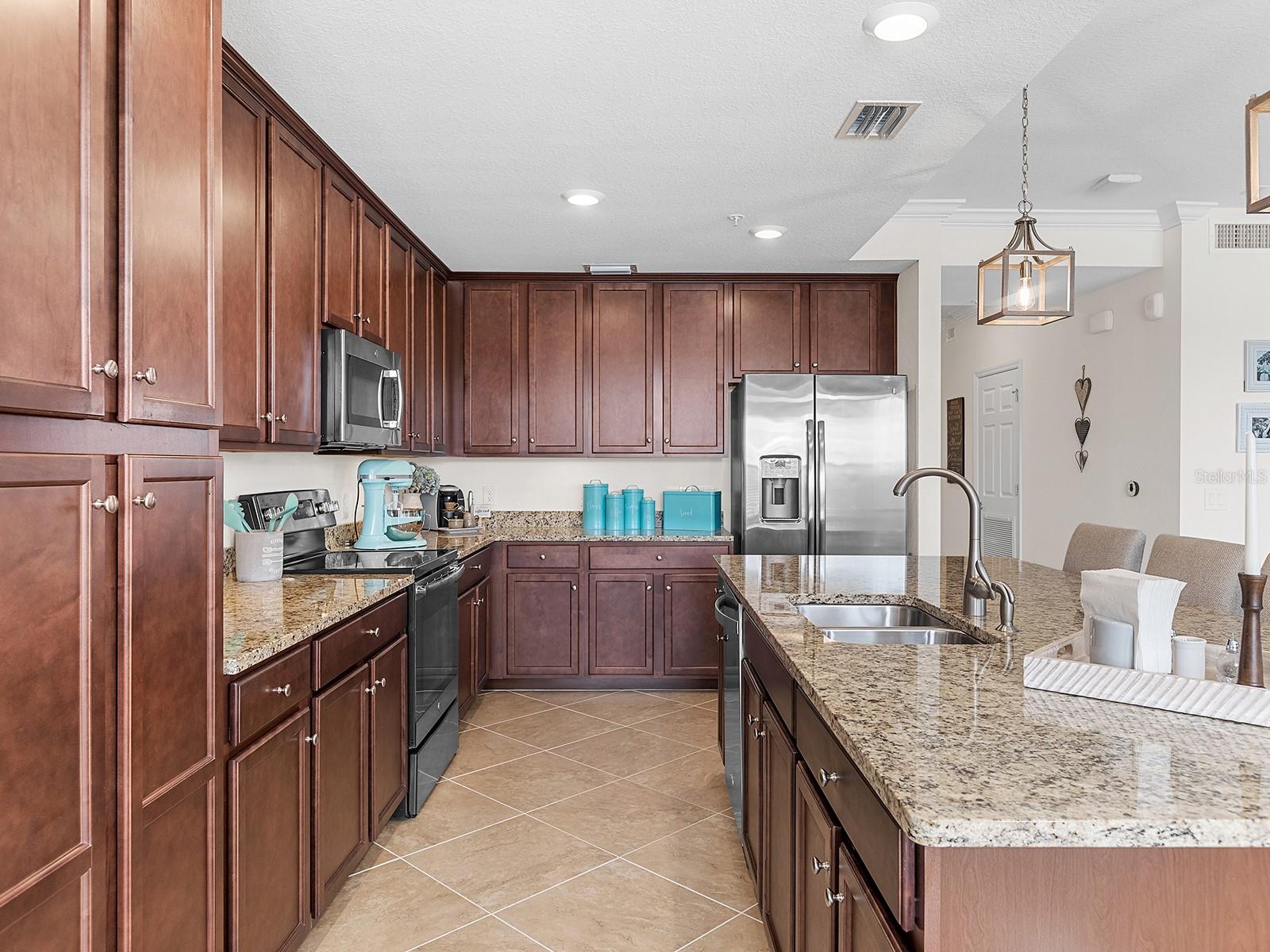 Image 14 of 50 For 17108 Vardon Terrace 203