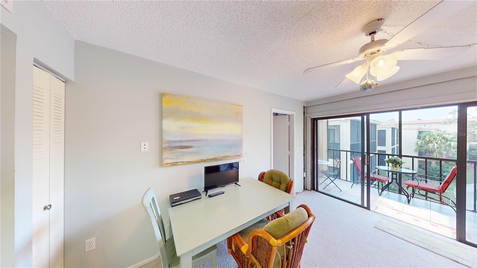 Image 3 of 14 For 305 30th Avenue W A308