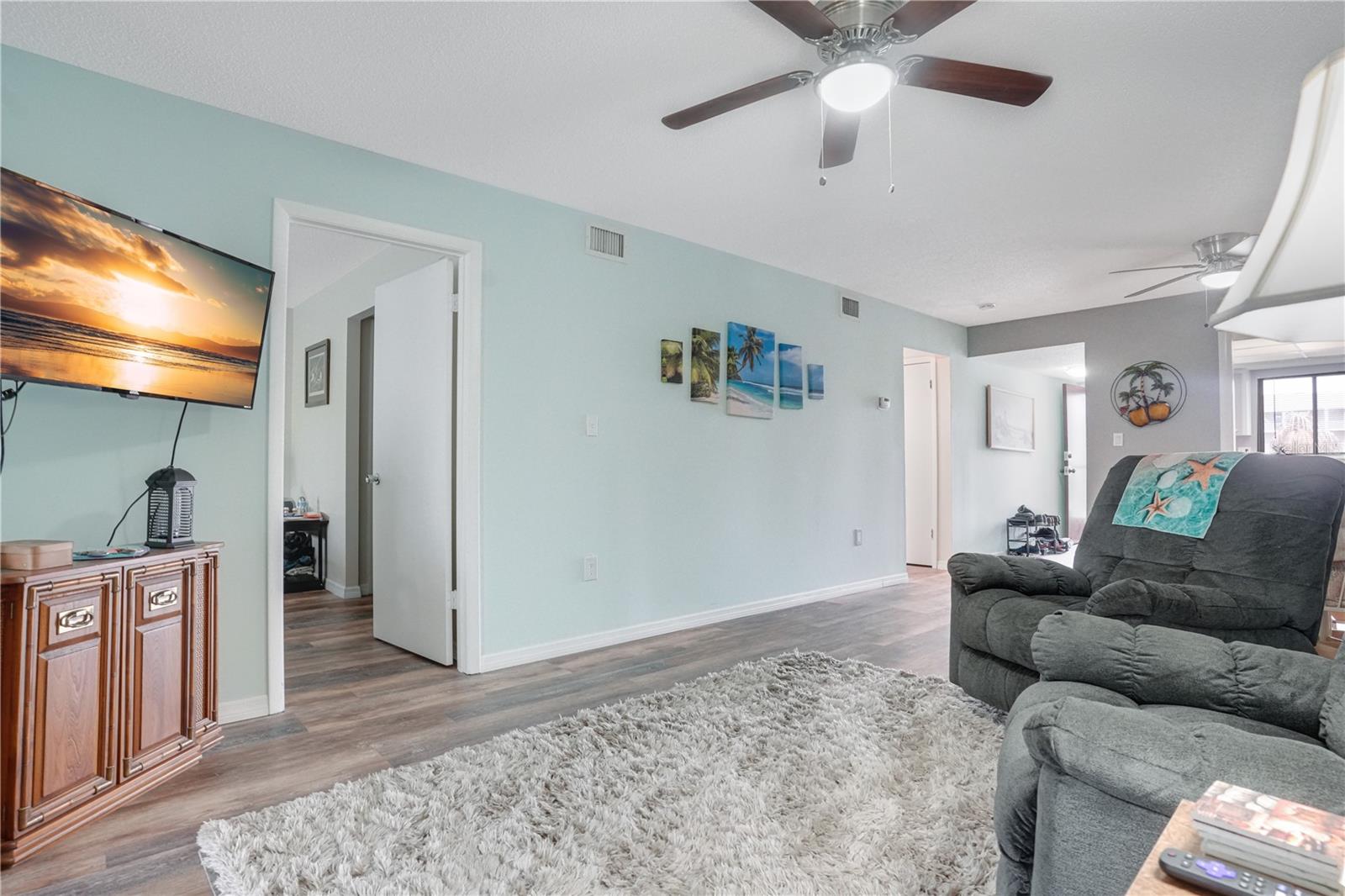 Image 20 of 36 For 3622 Lake Bayshore Drive K302