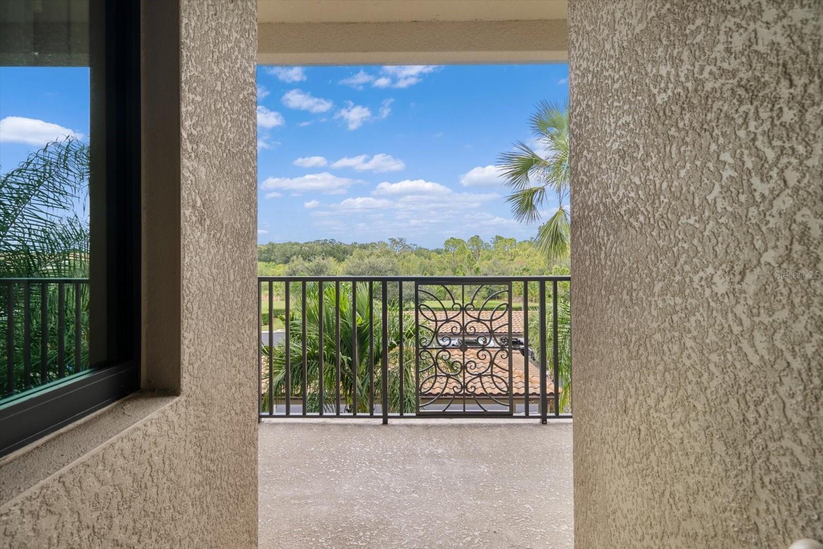 Image 4 of 40 For 17118 Vardon Terrace 306