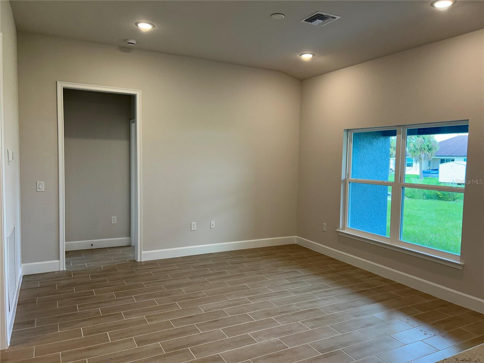 Image 11 of 20 For 2664 Averland Loop