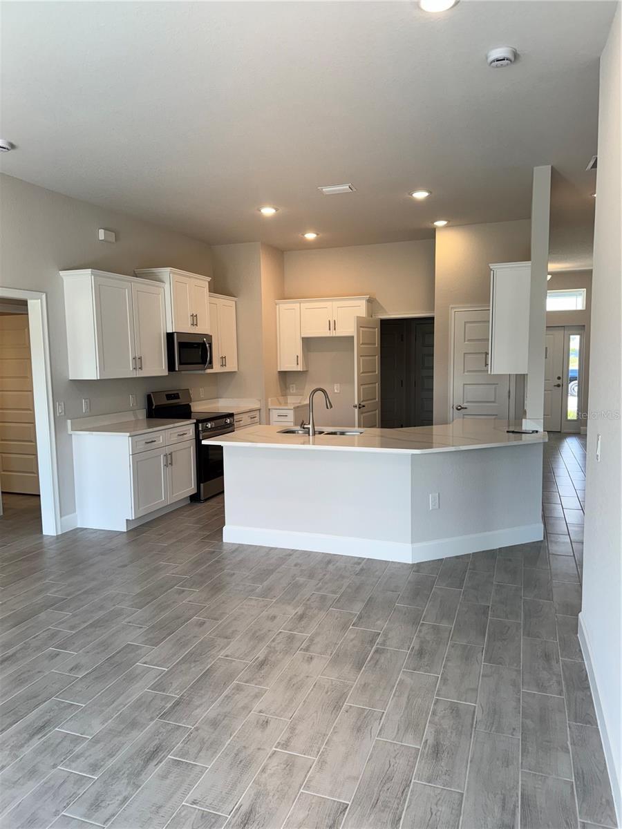 Image 5 of 11 For 2660 Averland Loop