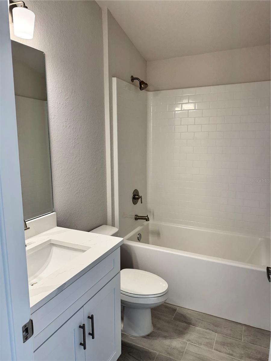 Image 6 of 11 For 2660 Averland Loop