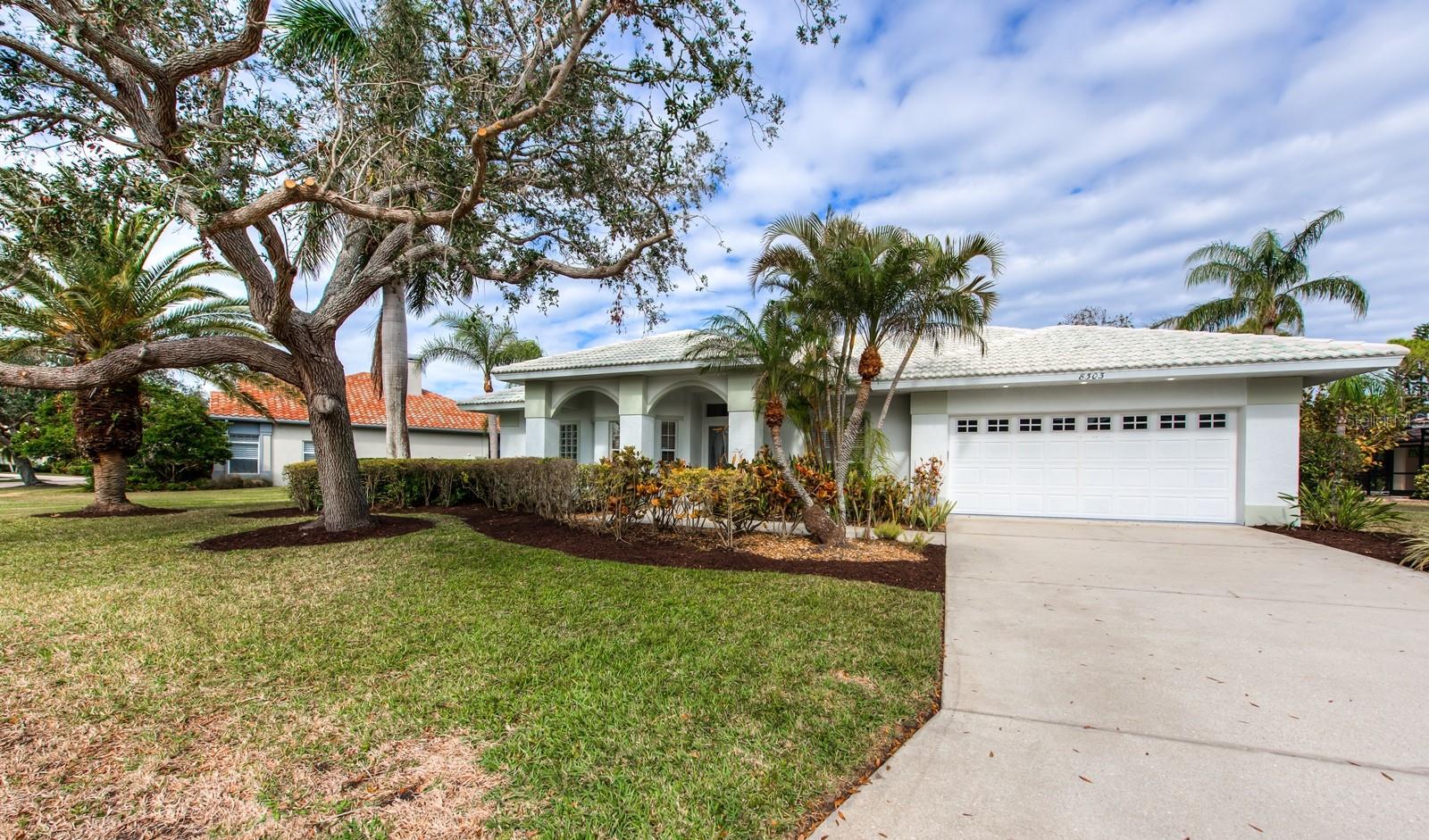 Details for 8303 Deerbrook Circle, SARASOTA, FL 34238