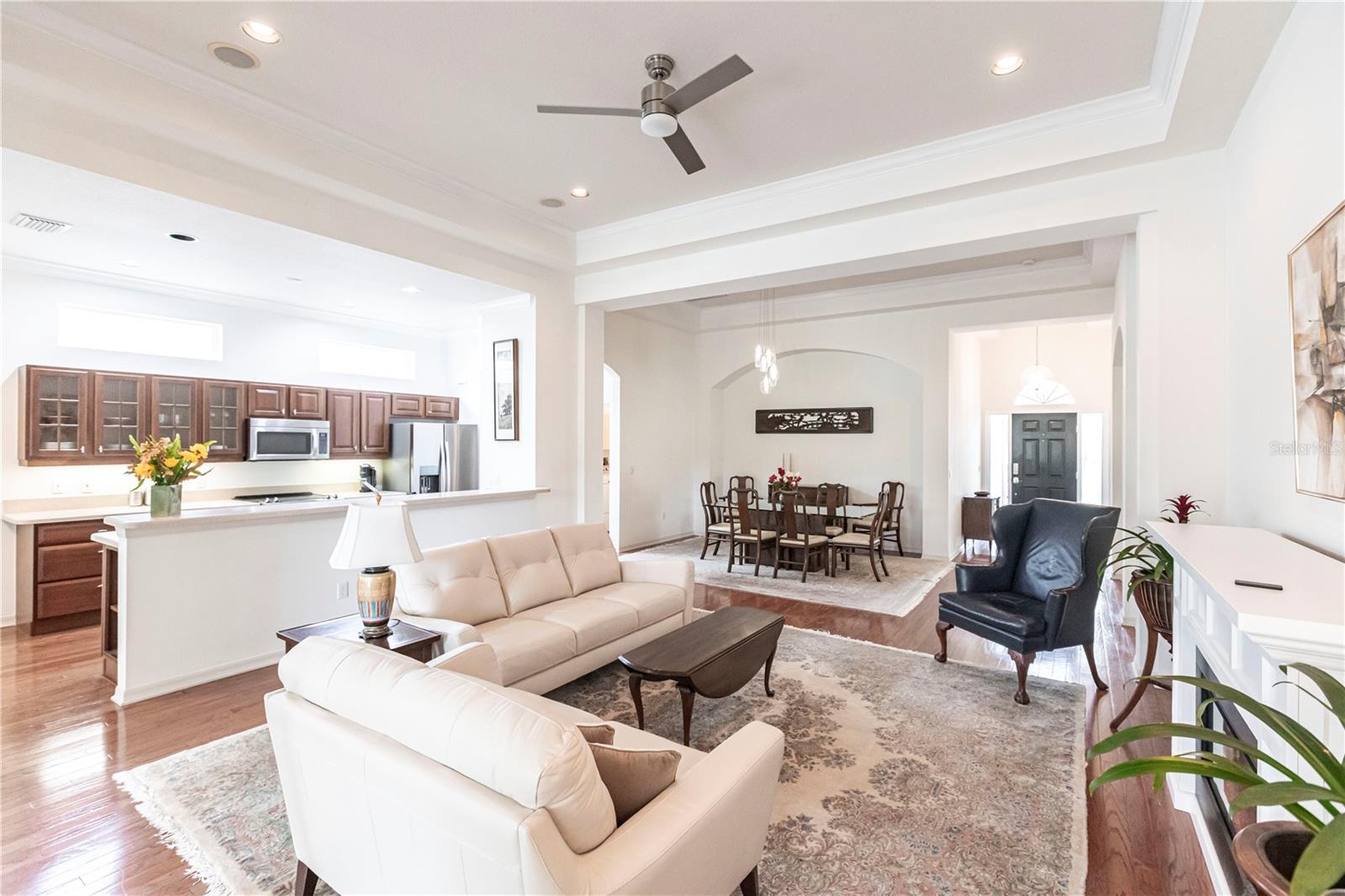 Listing photo id 11 for 96 Tall Trees Court