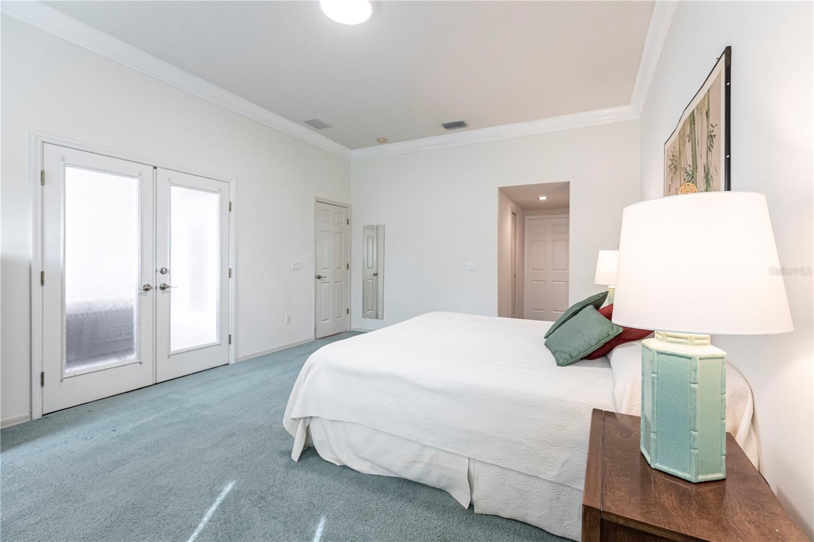 Listing photo id 25 for 96 Tall Trees Court