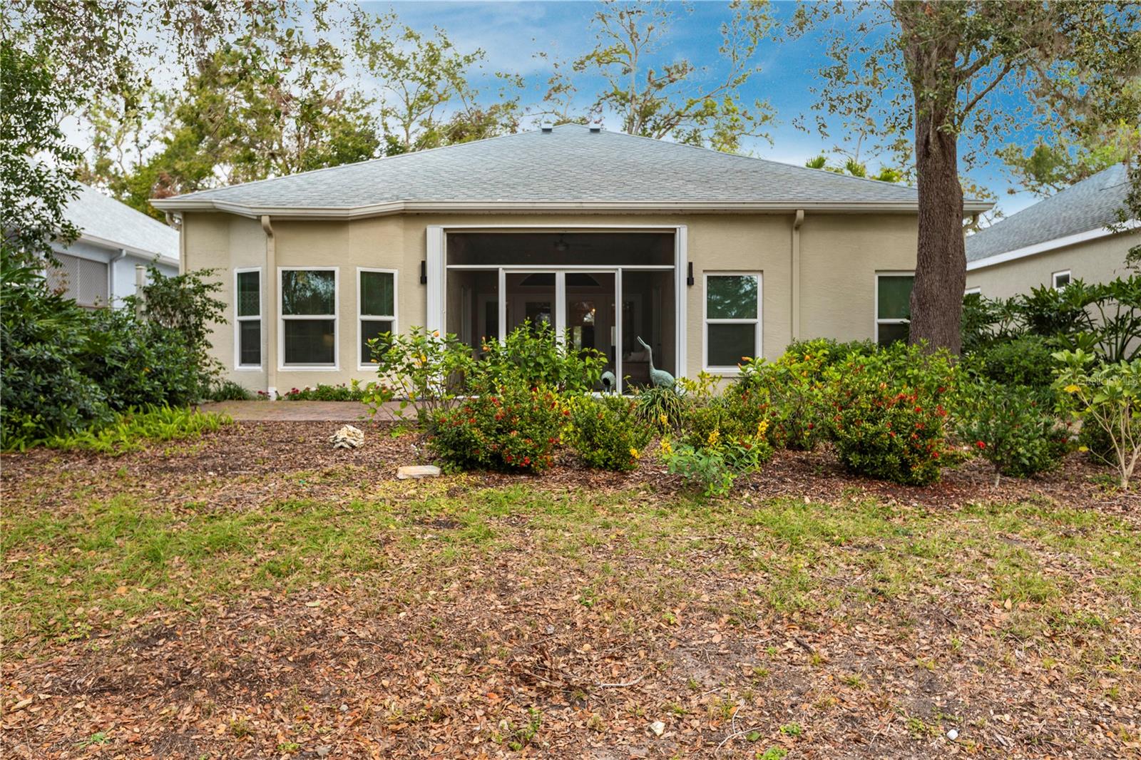 Listing photo id 1 for 96 Tall Trees Court