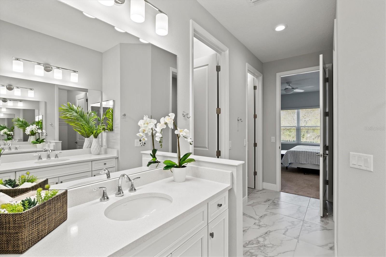 Image 10 of 72 For 2722 Sapphire Blue Lane