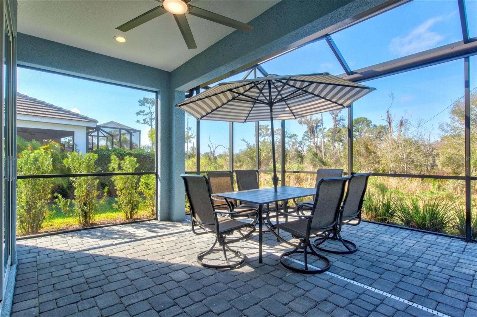 Image 17 of 72 For 2722 Sapphire Blue Lane