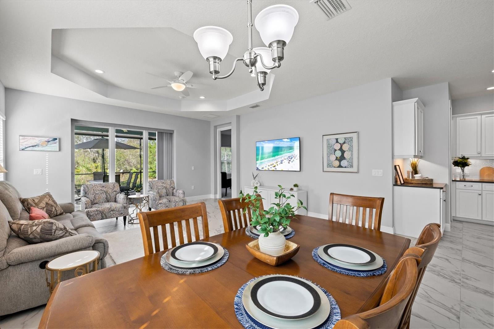 Image 7 of 72 For 2722 Sapphire Blue Lane