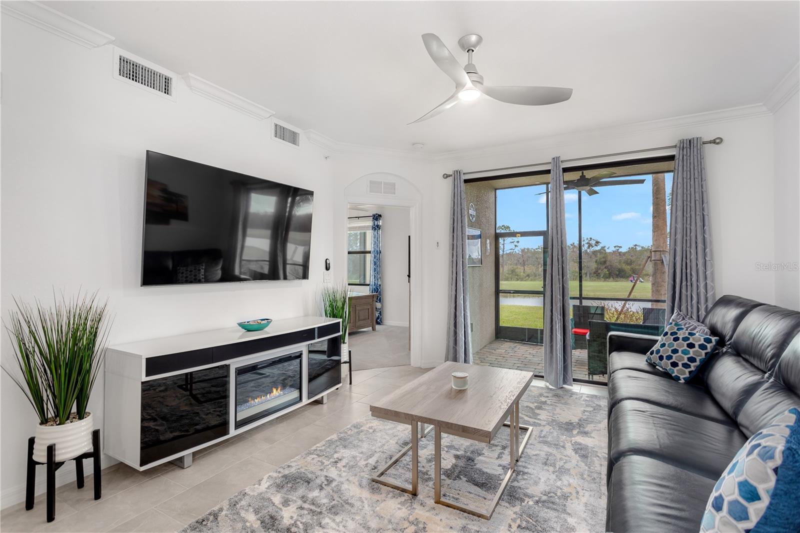 Image 11 of 33 For 18028 Gawthrop Drive 108