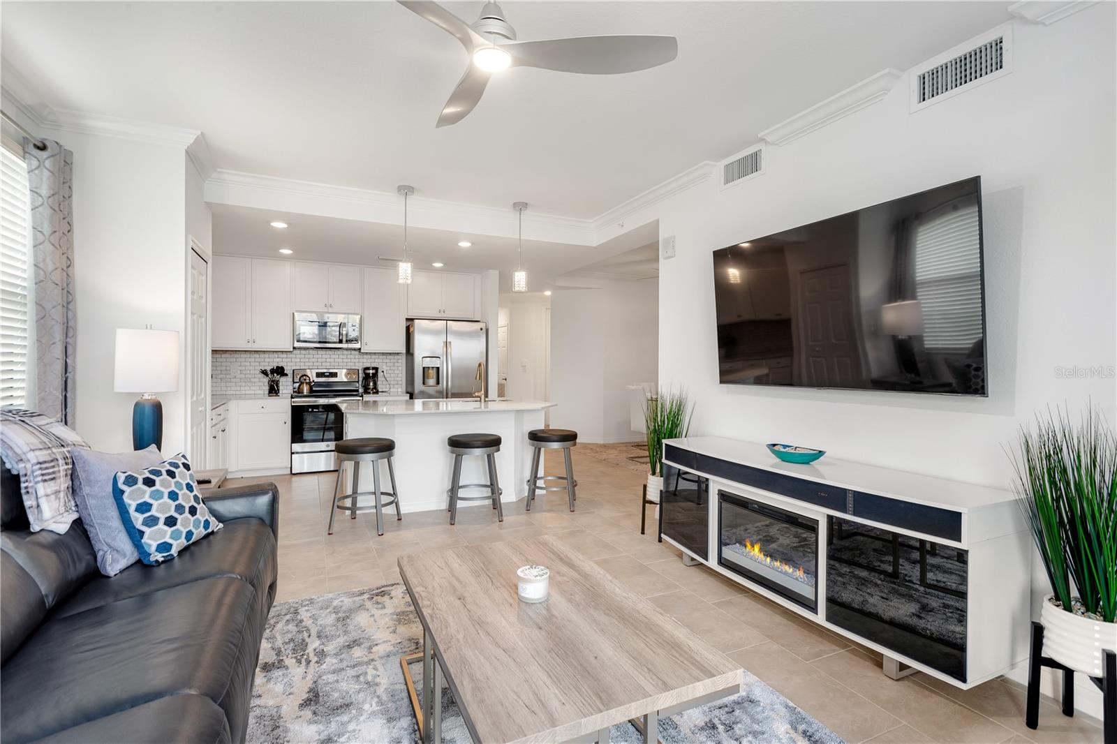 Image 12 of 33 For 18028 Gawthrop Drive 108