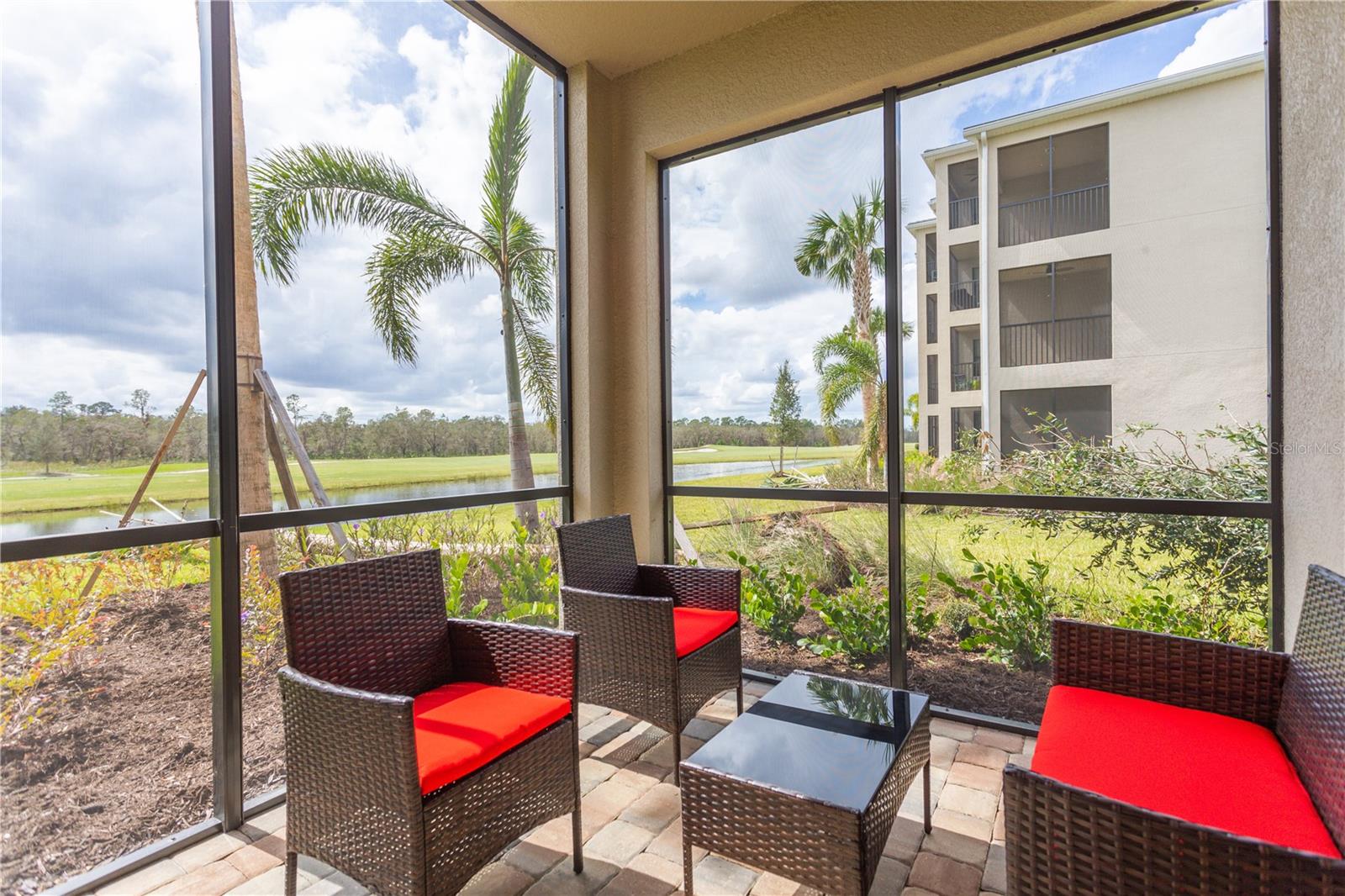 Image 15 of 33 For 18028 Gawthrop Drive 108