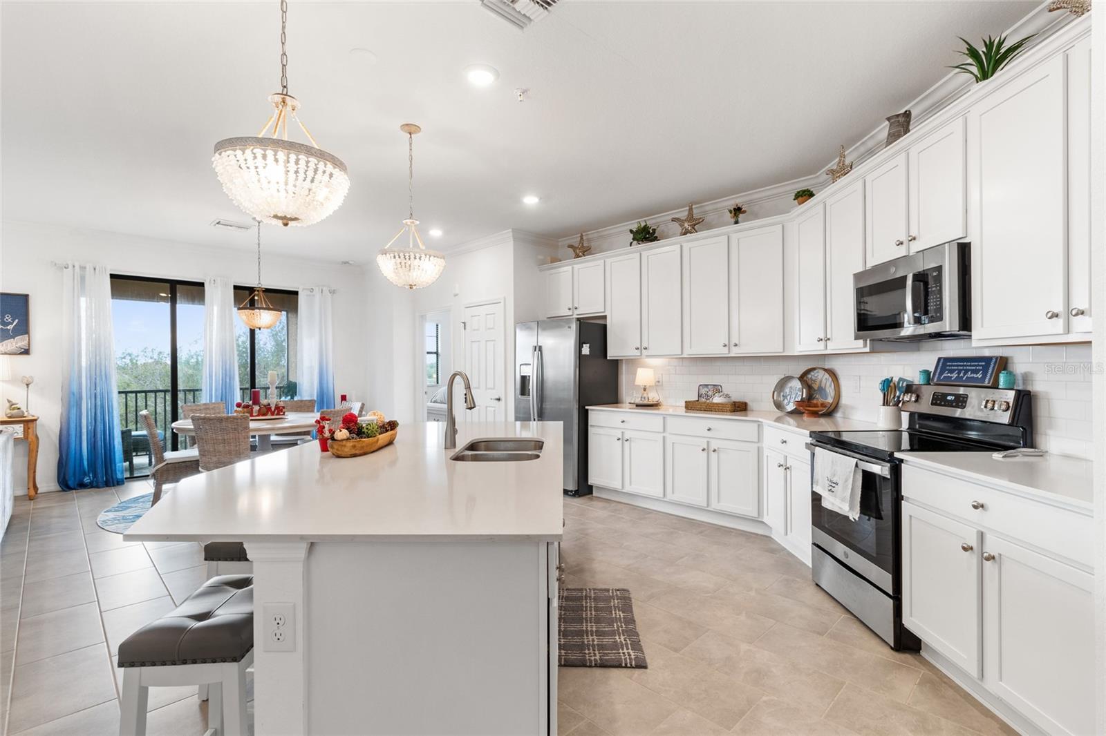 Image 14 of 81 For 10031 Crooked Creek Drive 201