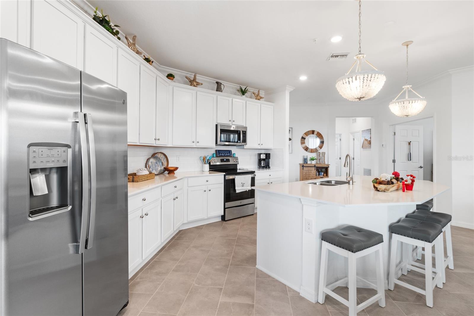 Image 16 of 81 For 10031 Crooked Creek Drive 201