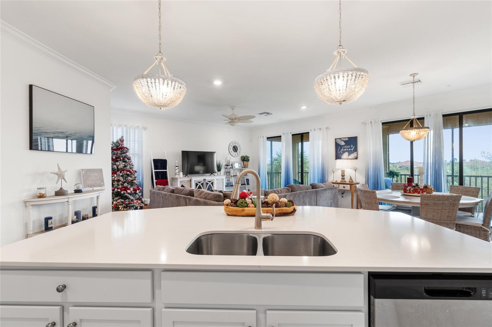Image 18 of 81 For 10031 Crooked Creek Drive 201