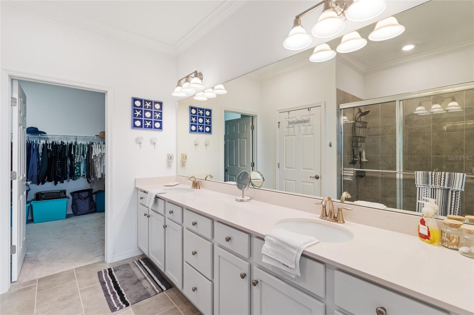 Image 43 of 81 For 10031 Crooked Creek Drive 201