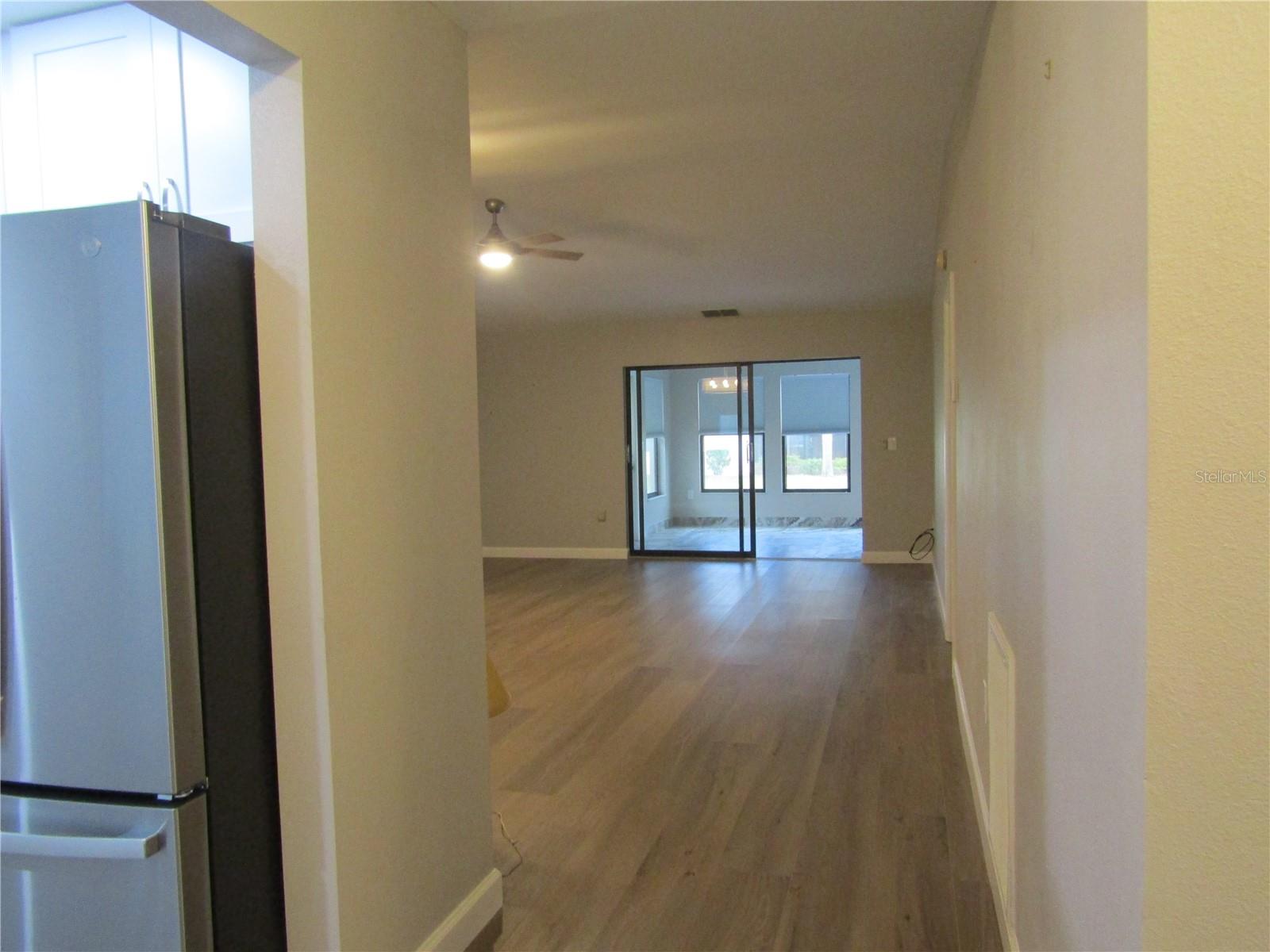Image 3 of 54 For 376 Oak Hill Drive 36