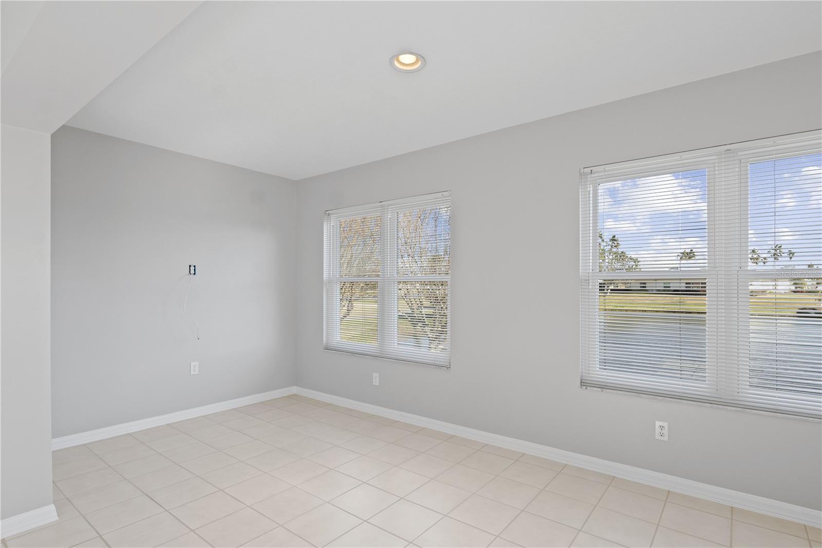 Image 15 of 39 For 2608 Edgewater Court
