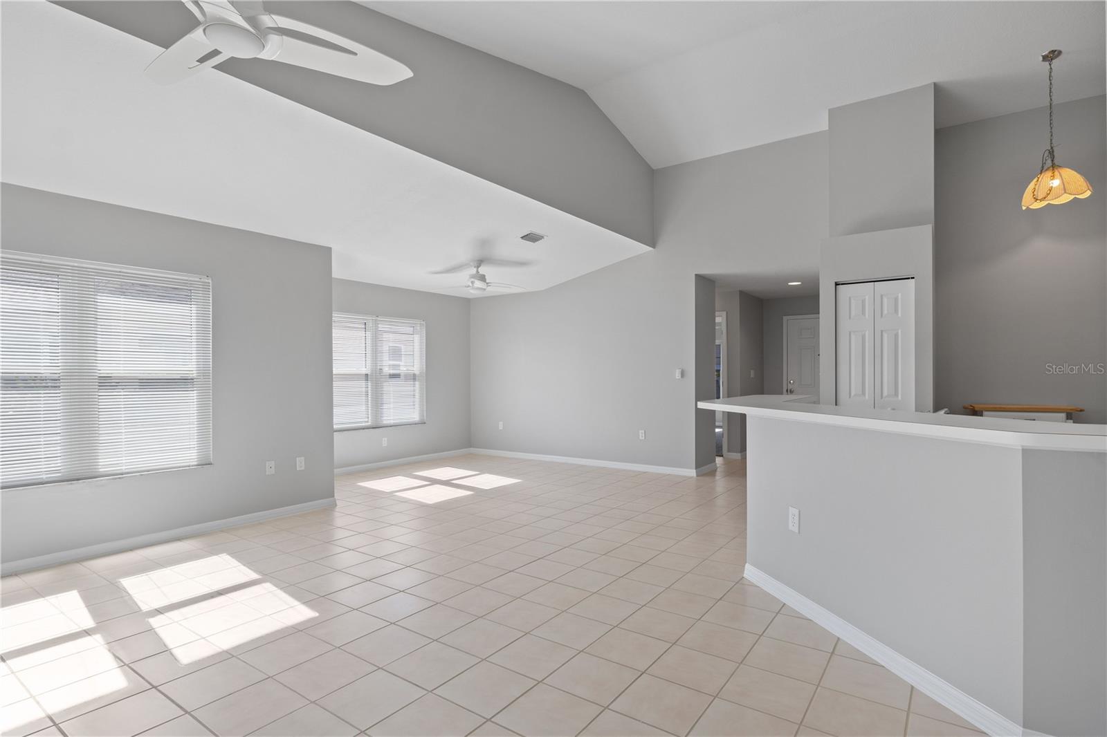 Image 17 of 39 For 2608 Edgewater Court