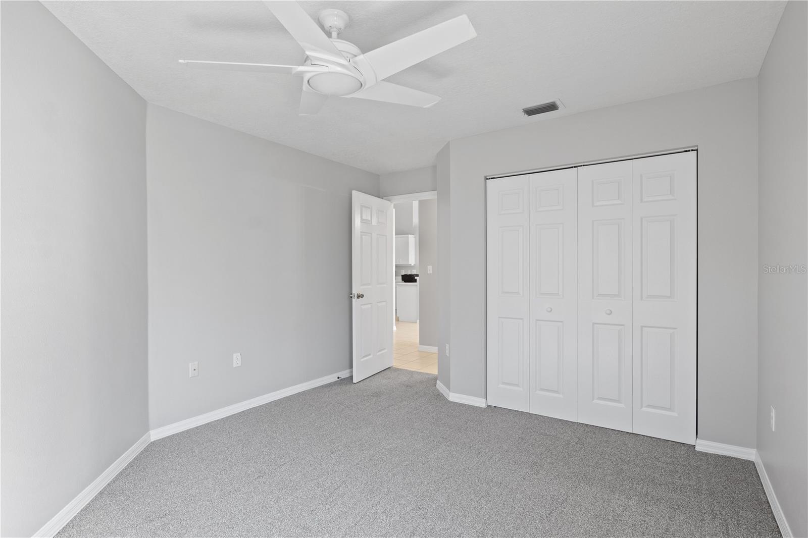 Image 18 of 39 For 2608 Edgewater Court