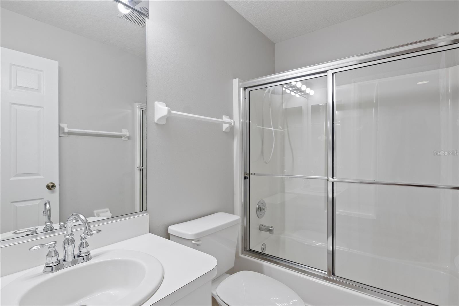 Image 19 of 39 For 2608 Edgewater Court