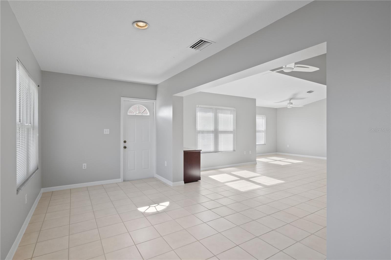 Image 22 of 39 For 2608 Edgewater Court