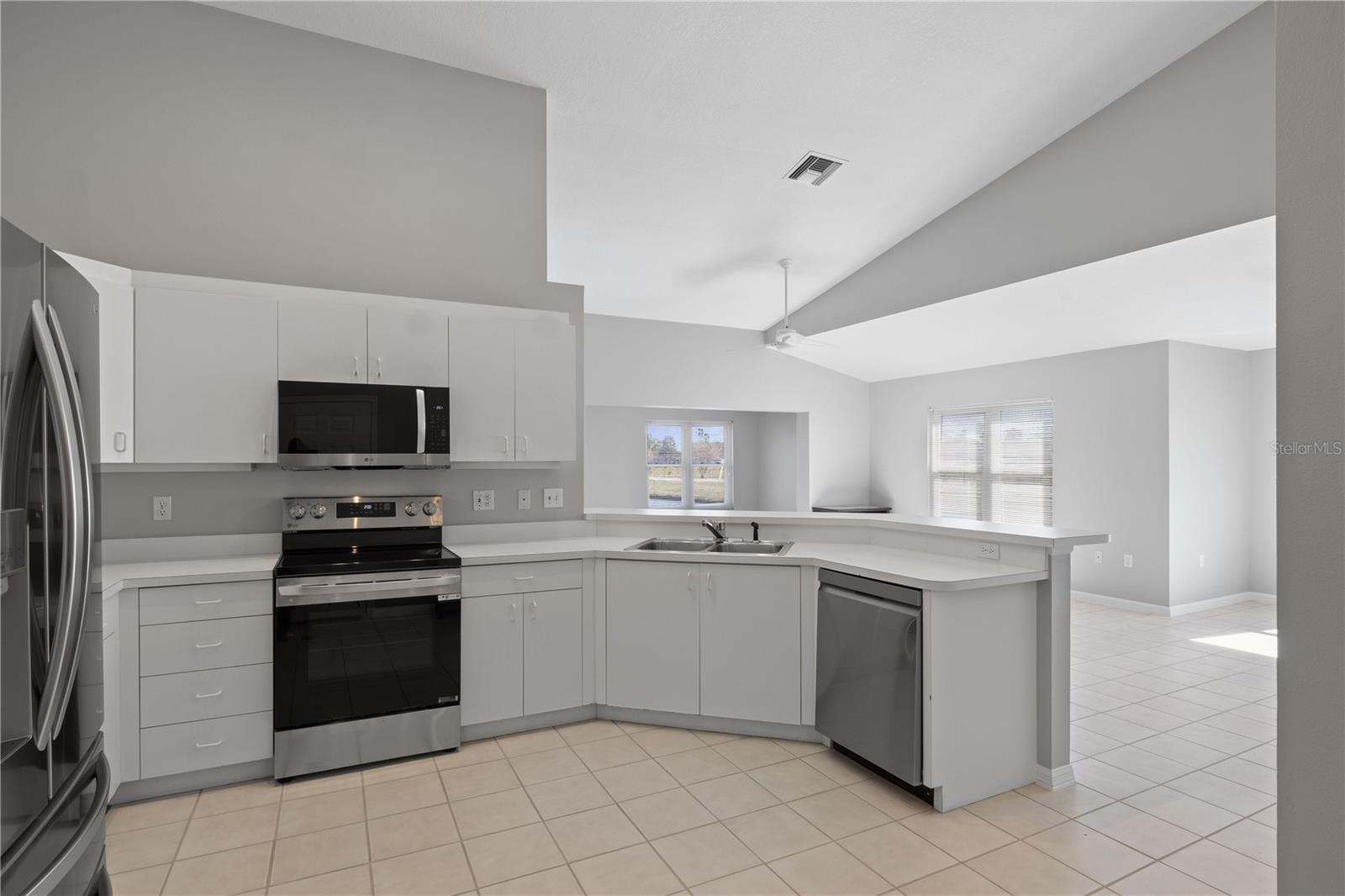Image 26 of 39 For 2608 Edgewater Court