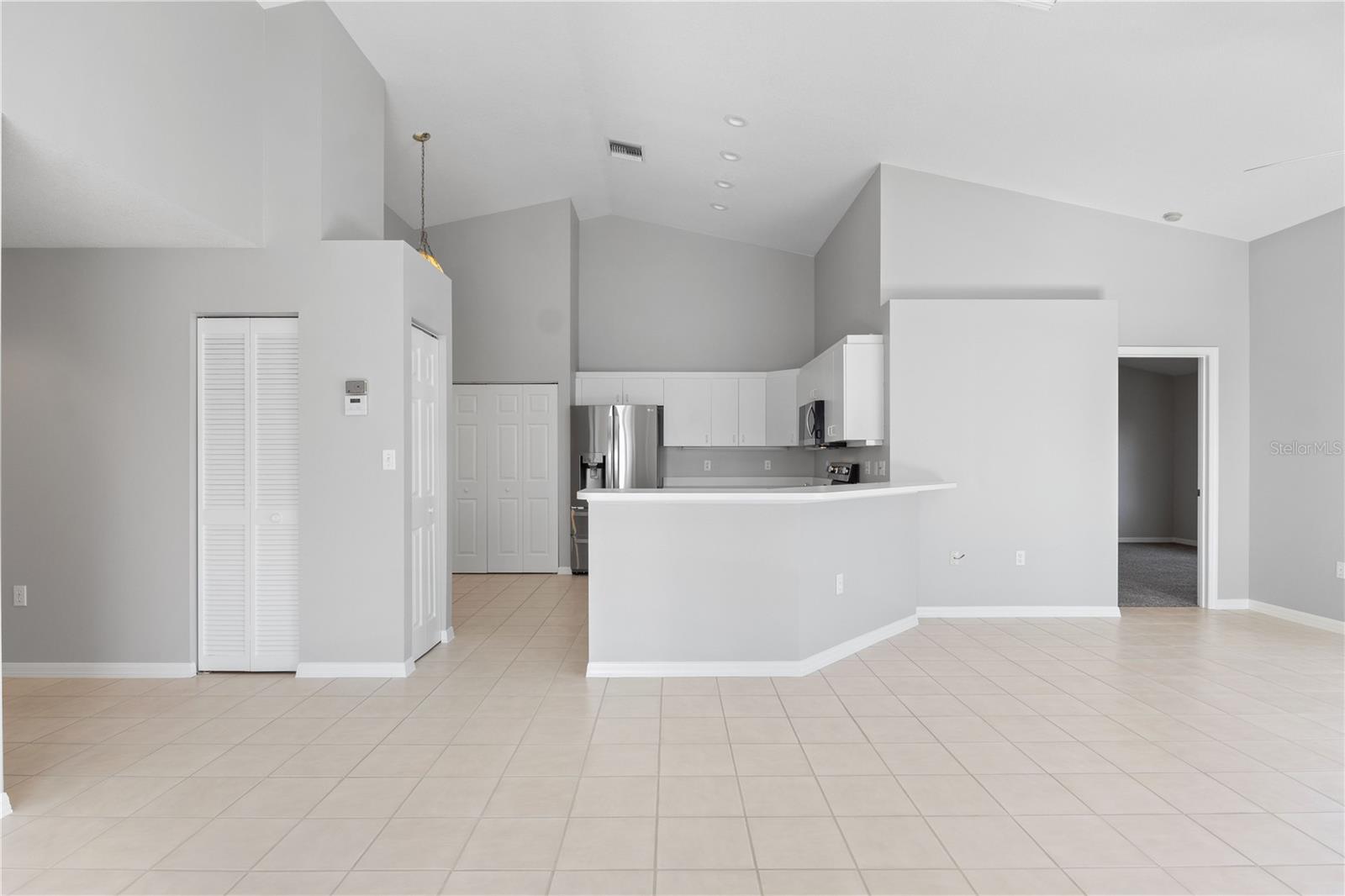 Image 5 of 39 For 2608 Edgewater Court