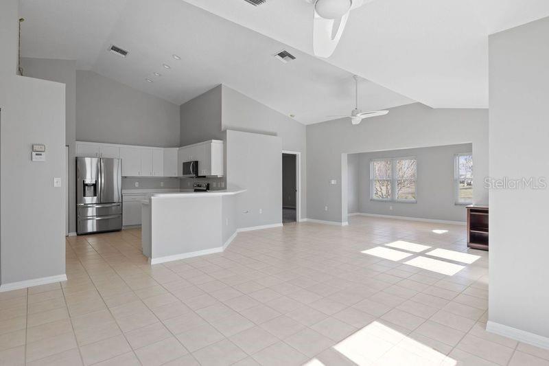 Image 6 of 39 For 2608 Edgewater Court