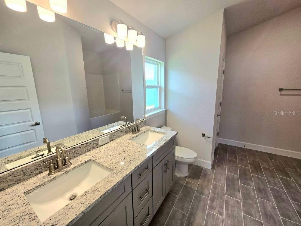 Image 10 of 14 For 2656 Averland Loop