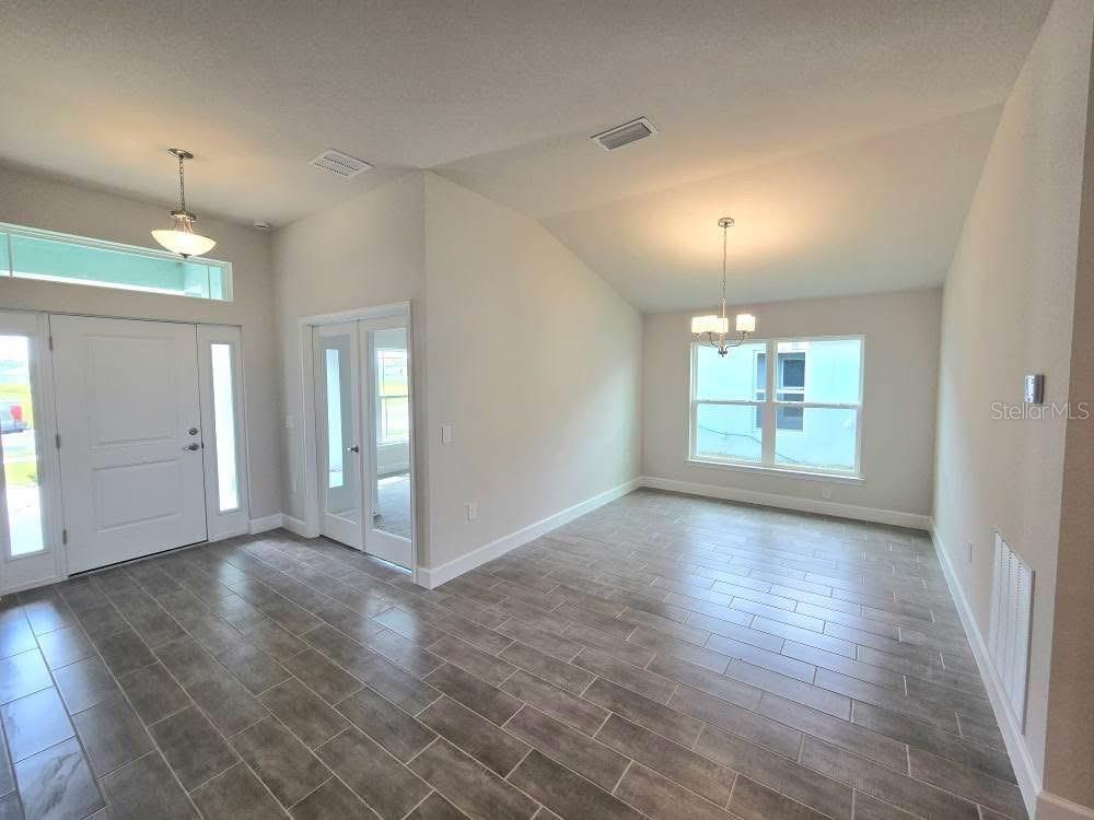 Image 3 of 14 For 2656 Averland Loop