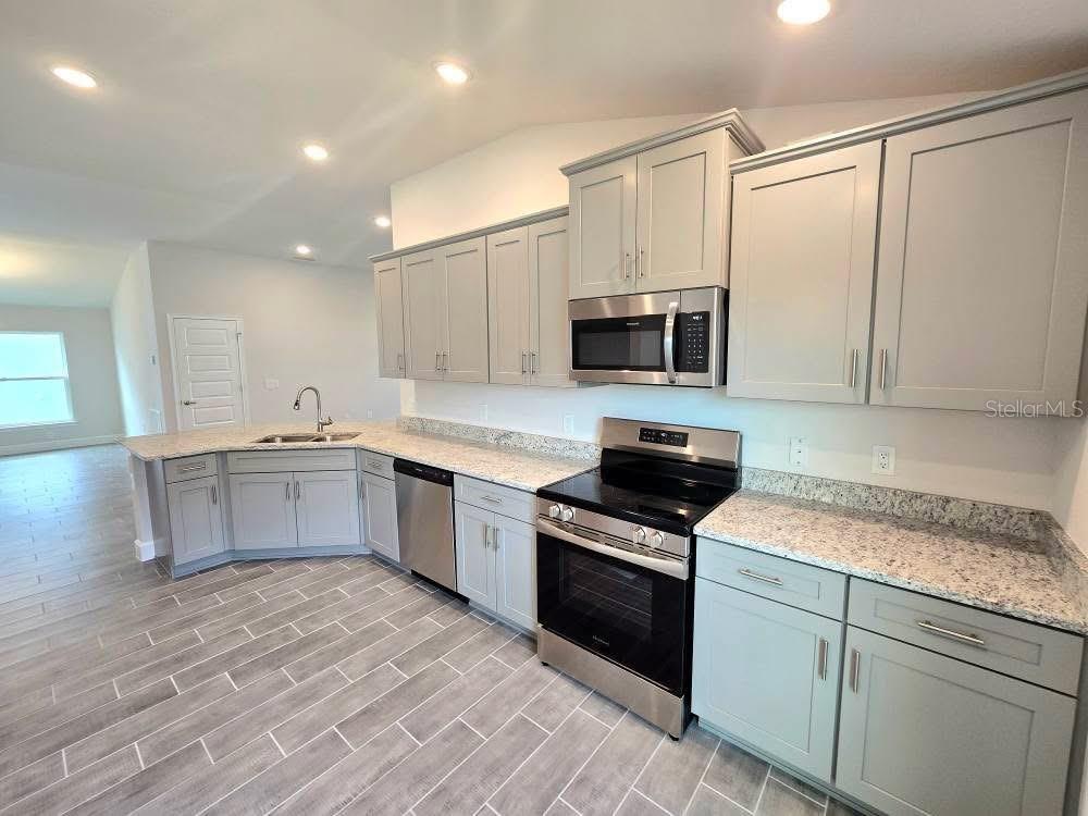 Image 5 of 14 For 2656 Averland Loop