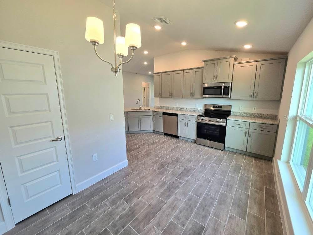 Image 6 of 14 For 2656 Averland Loop