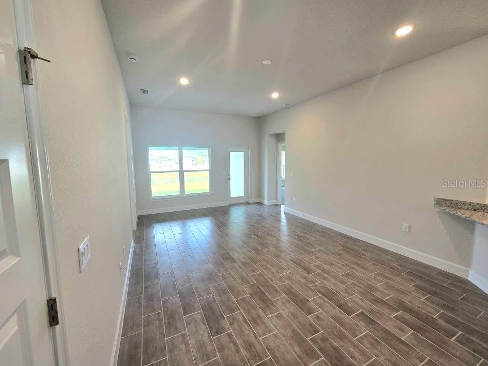 Image 7 of 14 For 2656 Averland Loop