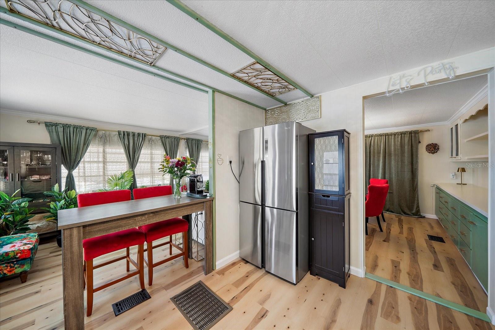Listing photo id 9 for 2103 18th Street W