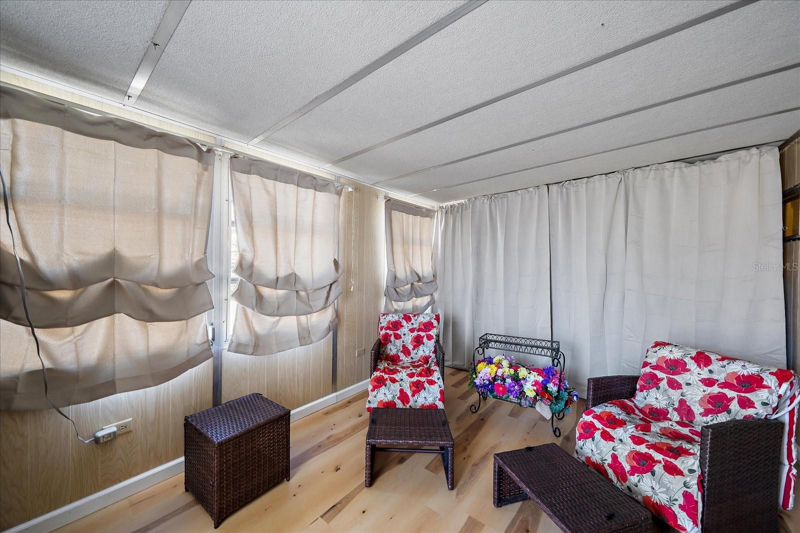 Listing photo id 26 for 2103 18th Street W