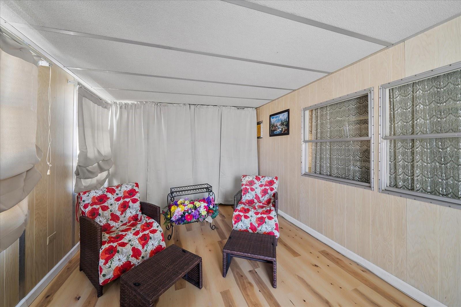 Listing photo id 28 for 2103 18th Street W