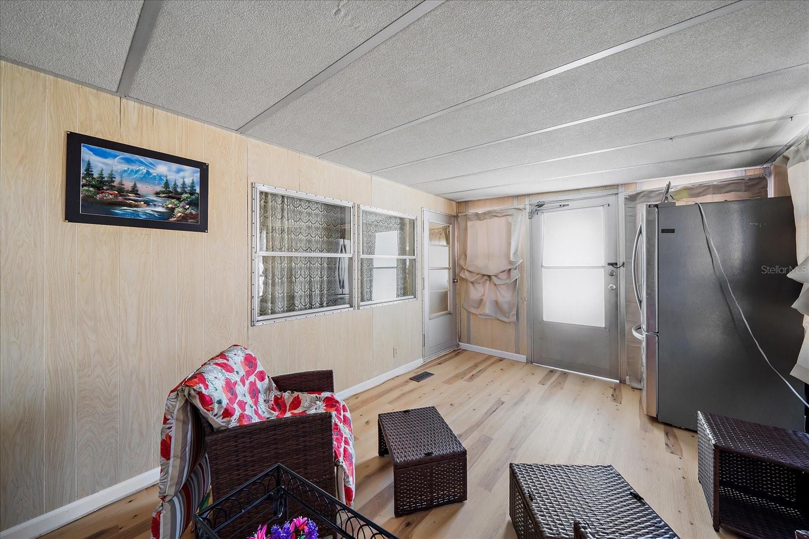 Listing photo id 29 for 2103 18th Street W
