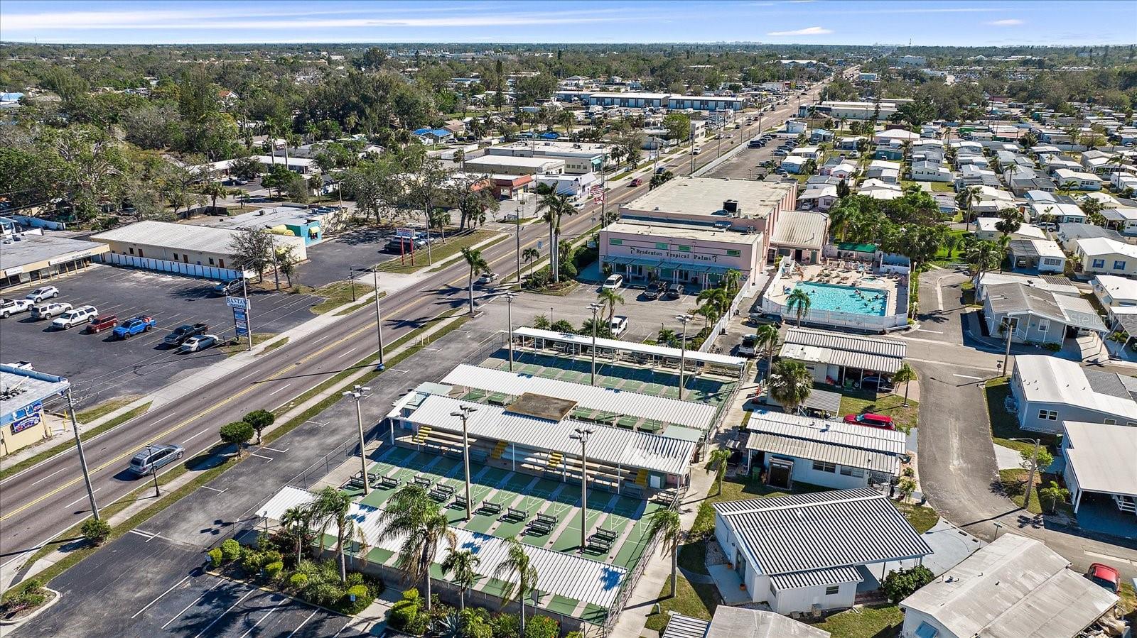 Listing photo id 35 for 2103 18th Street W