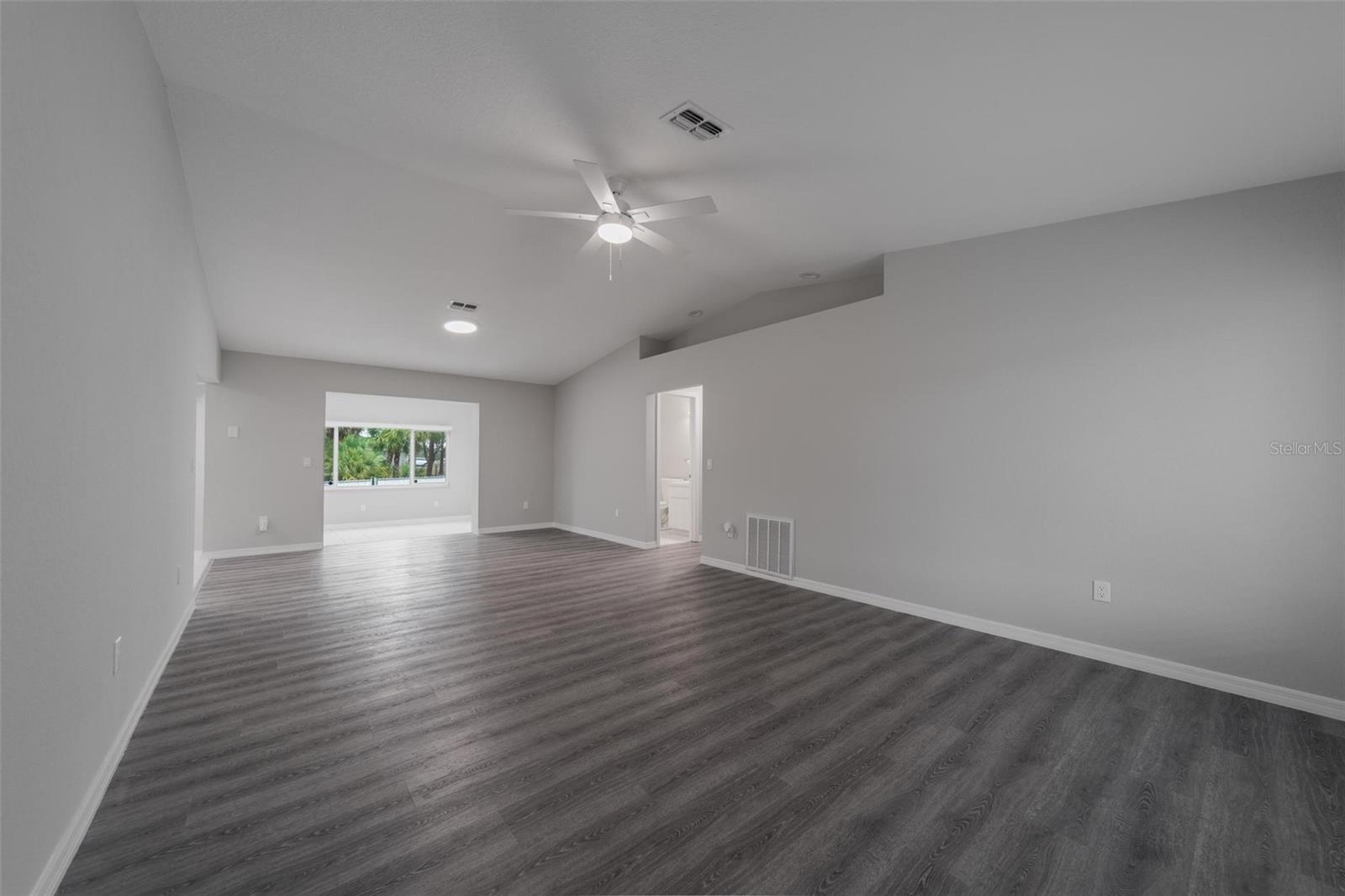Image 18 of 34 For 15026 Dania Avenue