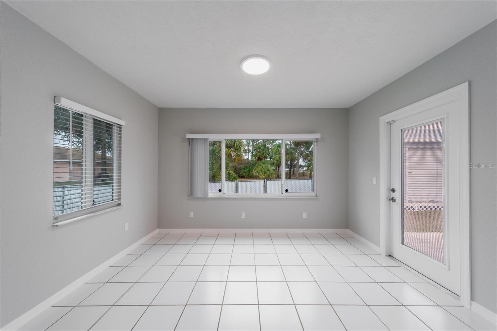 Image 23 of 34 For 15026 Dania Avenue