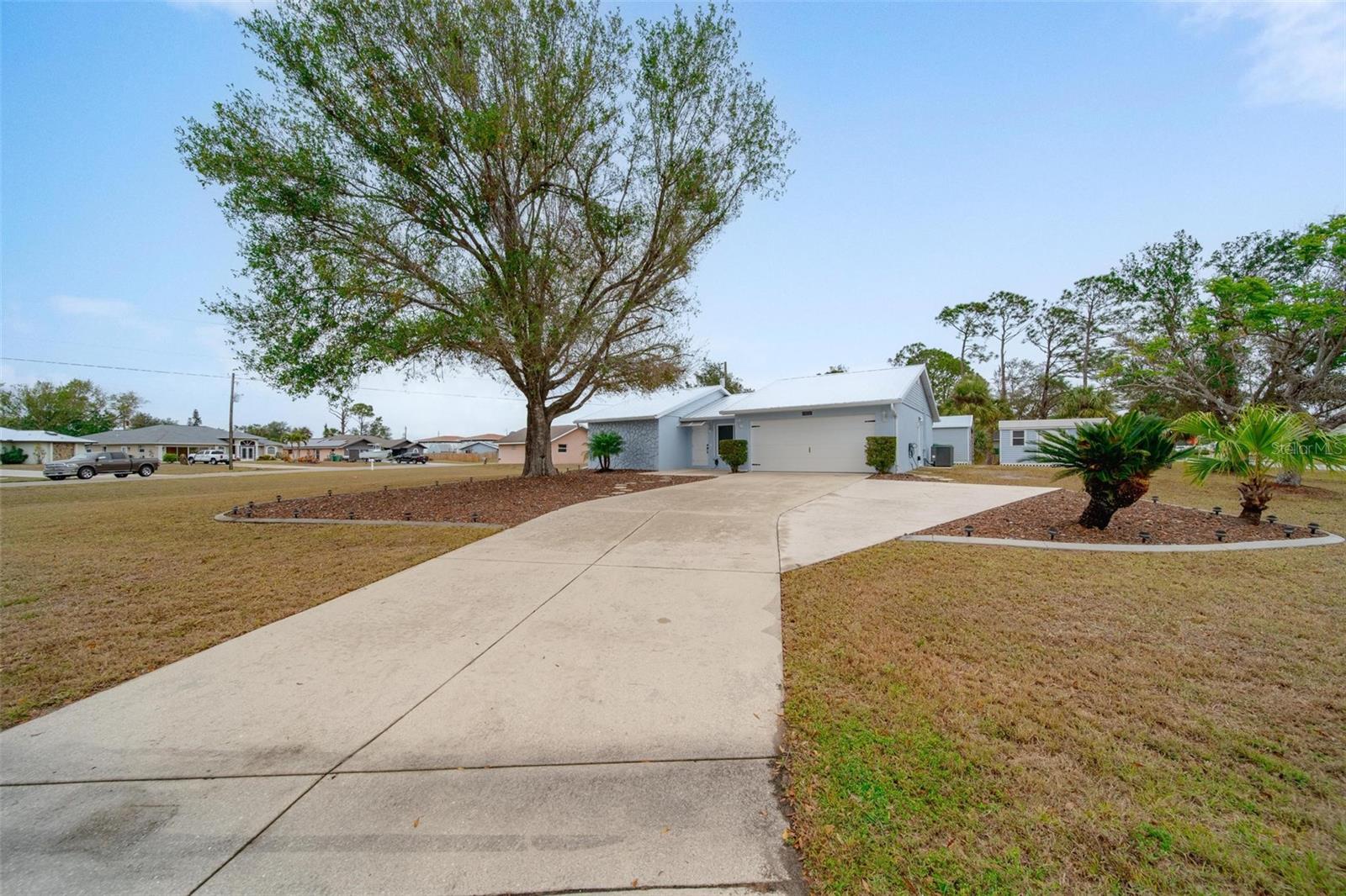 Image 30 of 34 For 15026 Dania Avenue