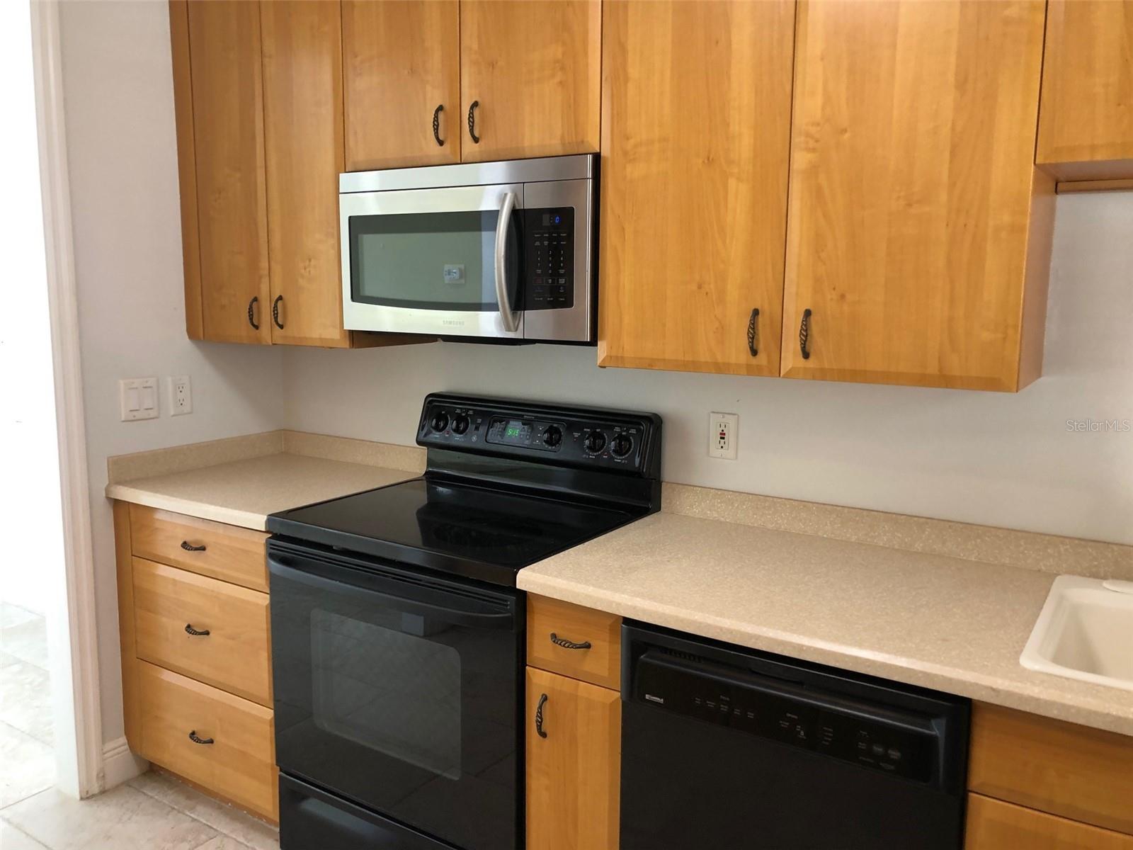 Image 6 of 22 For 301 Gulfstream Avenue 301
