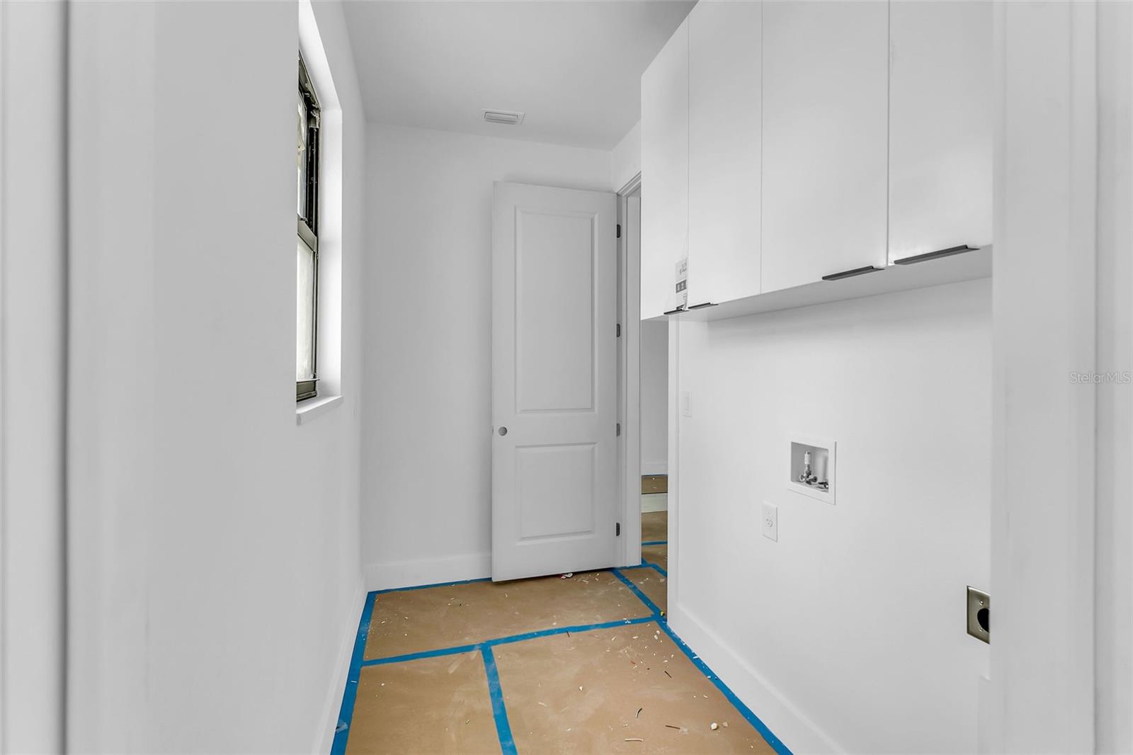 Image 11 of 31 For 907 Chaplin Avenue