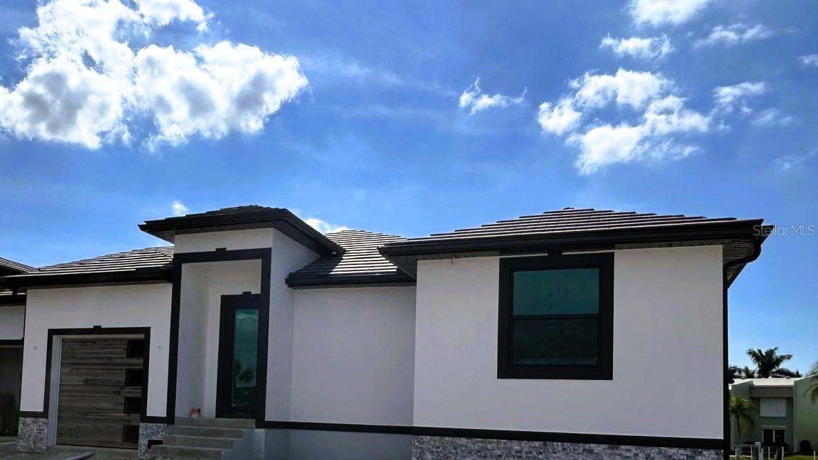 Image 3 of 39 For 1327 Wesley Drive