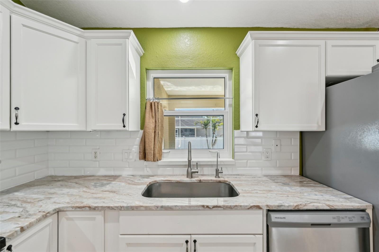 Image 14 of 36 For 2551 Morrietta Lane